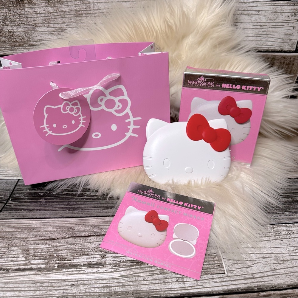 Hello Kitty Compact mirror NWT and Gift Bag